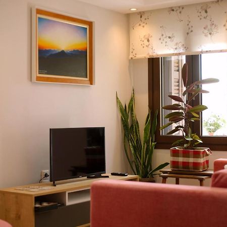 Το Σπίτι Της Ευτυχίας Σουίτα Appartement Karpenisi Buitenkant foto